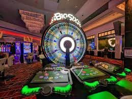 winslot Bingo Myanmar mobile app ဖြင့် 90-ball bingo ကစားနေသောပုံ
